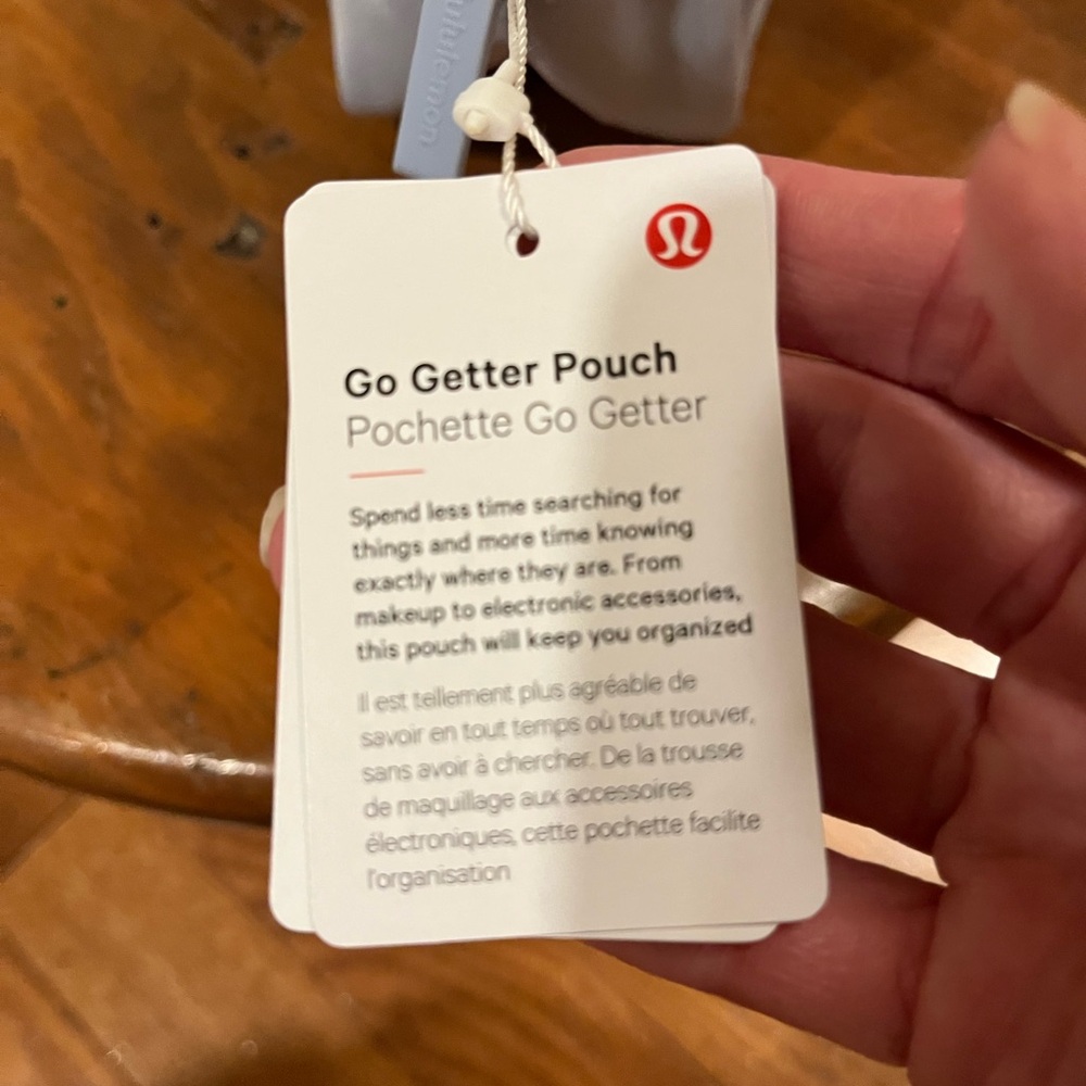 Lululemon Go Getter Pouch in Blue, NWT - Picture 8 of 9